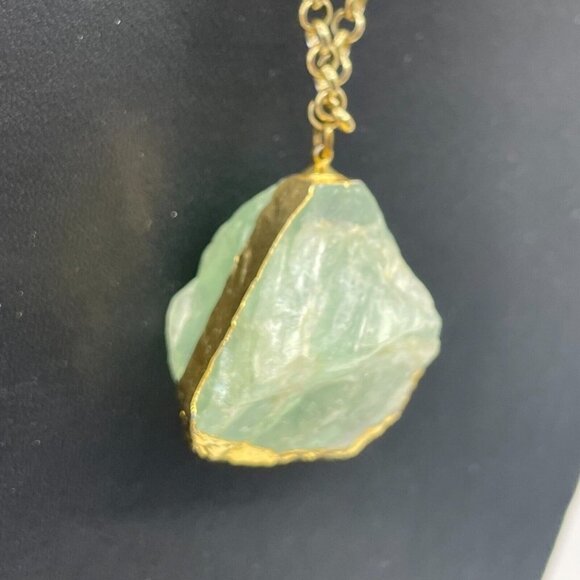 Light Green Jade Stone Pendant Round Link Chain Necklace Gold Tone 19 Inches - Picture 4 of 5